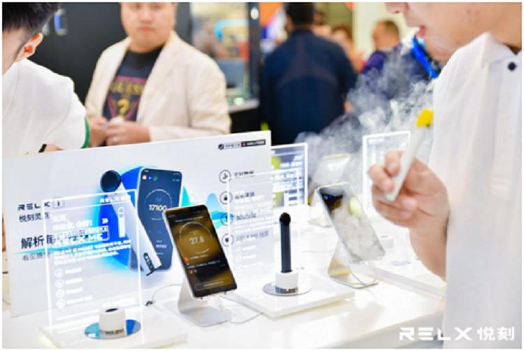 全方位展现安心品质,RELX悦刻上海国际电子烟展受热捧(图3)
