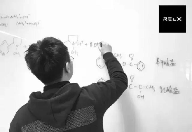 寻觅一口好烟丨悦刻RELX换弹雾化烟(图5)
