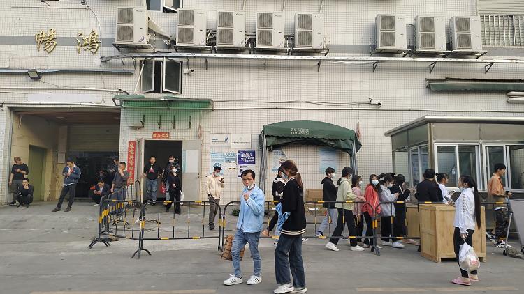 电子烟新规满月:本地零售店不敢进货,出口工厂收入暴涨5倍(图1)