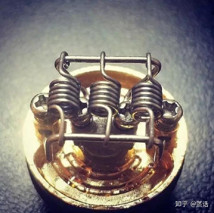 电子烟新手及玩家必须知道的……电子烟雾化器棉芯与丝和电池科普知识!(图1)