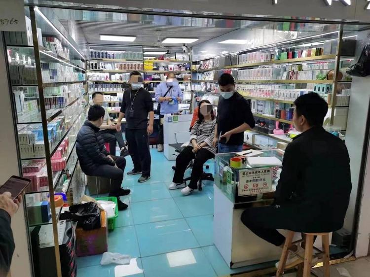 警惕!_低价电子烟_可能是假货!警方捣毁华强北一处售假冒_悦刻_电子烟窝点(图2)
