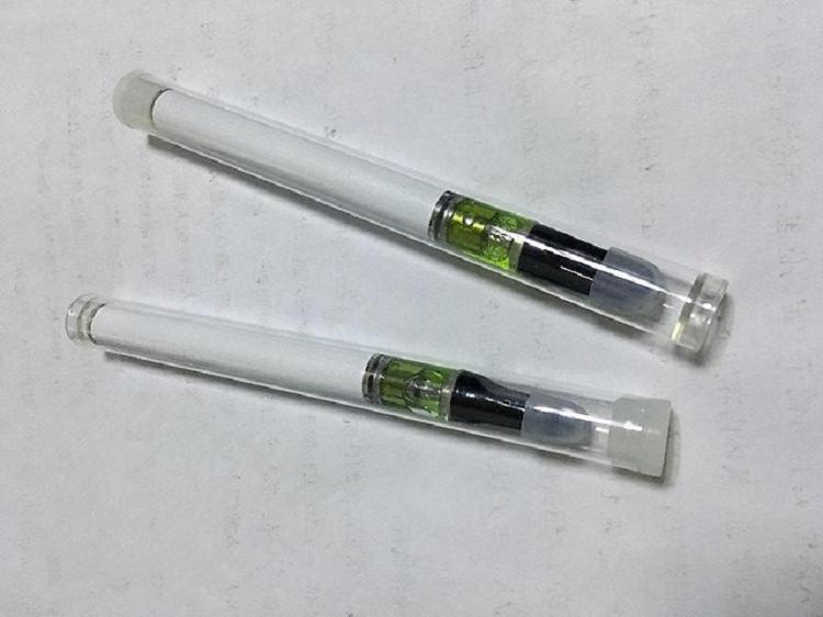 警惕！年轻小伙吸食“电子烟”成瘾意识模糊，一查烟油里竟含有合成大麻素