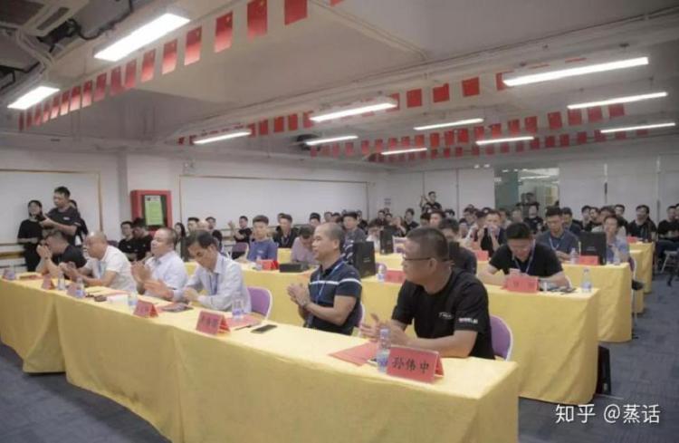思格雷发布新品“会呼吸的智能小烟glori”,正式进军中国电子烟市场要突破极致做不一样的烟火(图6)