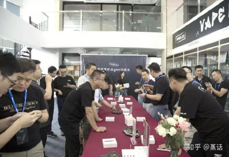 思格雷发布新品“会呼吸的智能小烟glori”,正式进军中国电子烟市场要突破极致做不一样的烟火(图7)