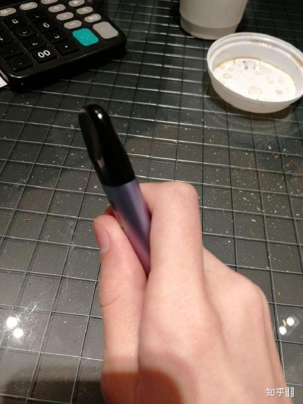 悦刻电子烟吸不出来烟是怎么回事?(图2)