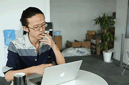 这电子烟比真烟过瘾!小巧精致还不呛,抽完直接换烟弹(图3)