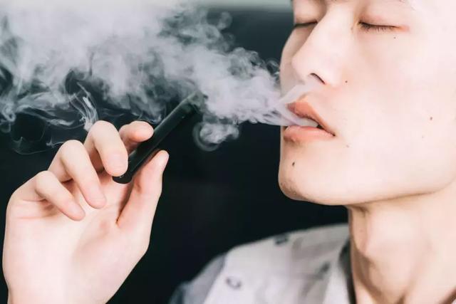 这电子烟比真烟过瘾!小巧精致还不呛,抽完直接换烟弹(图7)