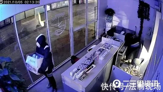 凌晨翻窗入店偷电子烟烟弹，起源竟是饭桌上一句话(图3)