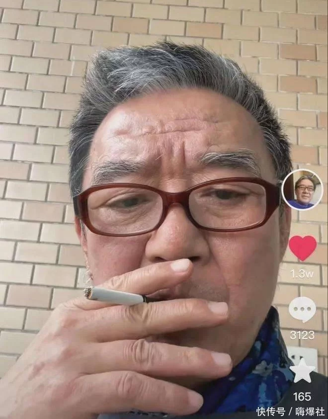 身价上亿的明星抽啥烟,刘亦菲符合大众口味,看到赵本山:抽不起(图1)