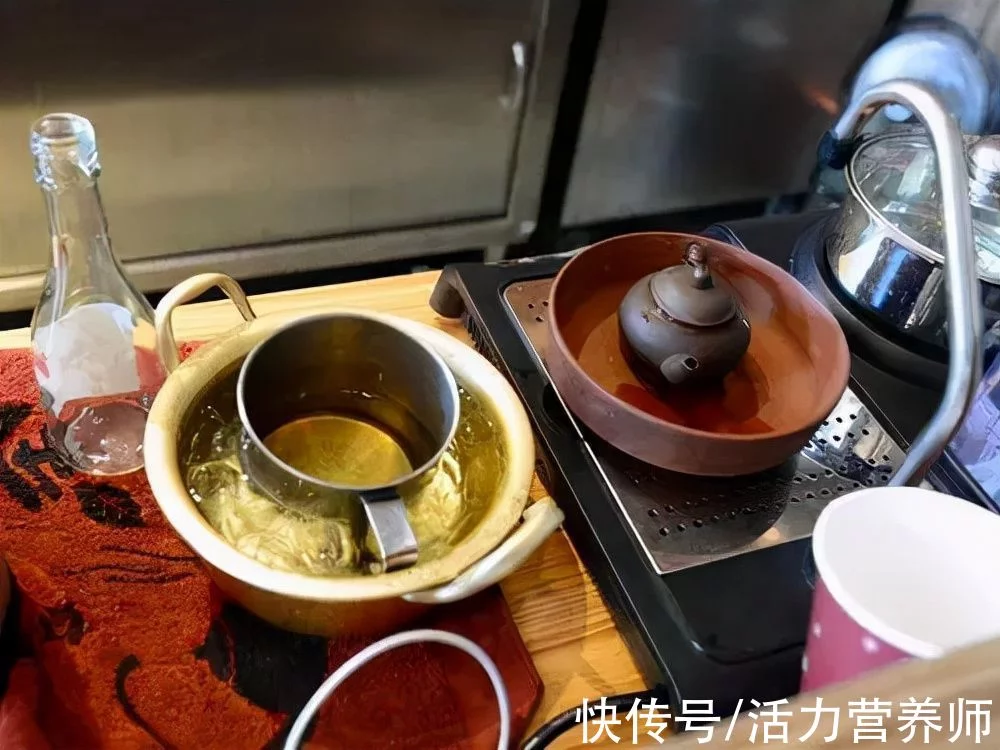 据说抽茶烟比香烟危害小,不用担心伤肺的问题?专家却这么说(图2)