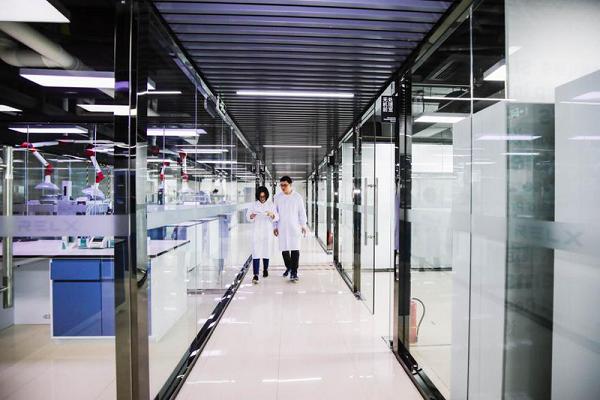 探访「RELX悦刻」专属工厂:“看不见”的电子烟是如何诞生的(图3)