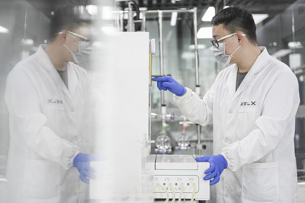 探访「RELX悦刻」专属工厂:“看不见”的电子烟是如何诞生的(图4)