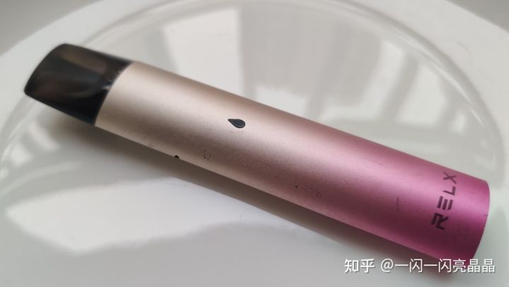 对比悦刻RELX和柚子YOOZ，魔笛的这款MOTI·SLITE到底怎么样？(图2)