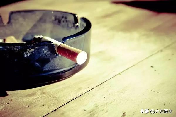 用电子烟戒烟?研究证实:电子烟危害不比香烟小!(图4)