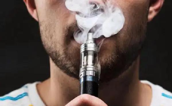 年轻人!请收起好奇心远离电子烟(图3)