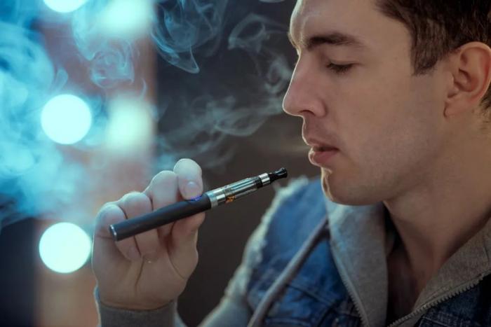 一年净赚54亿!制造电子烟的利润,堪比酿酒的茅台(图1)