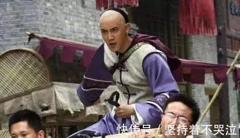 拿千万片酬,有30多个替身,对戏却只读1234,骑马骑群演脖子上拍戏(图1)