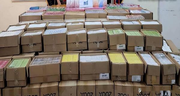 柬埔寨反毒警方查获5400套电子烟(图2)