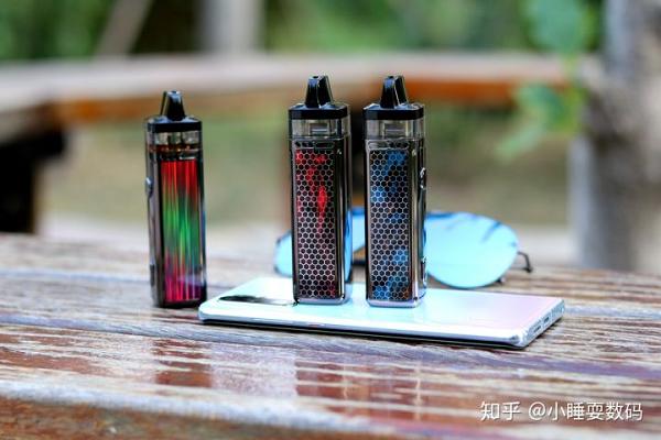 带屏幕可控制的电子烟，VOOPOO旗下新品体验，手动气动双吸模式(图2)