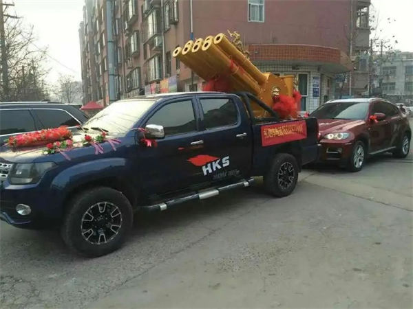 过年的烟花爆竹不让放，我们忍了，没想到结婚的电子炮车也要禁止(图3)