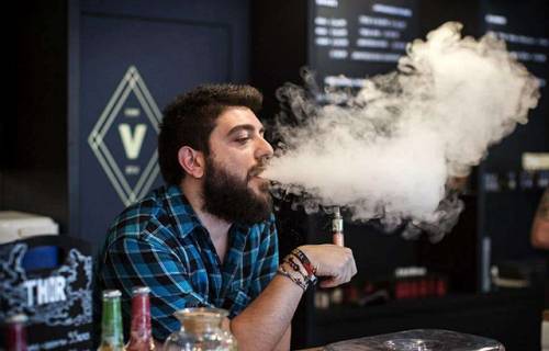 飞机上可以抽电子烟吗?(图2)
