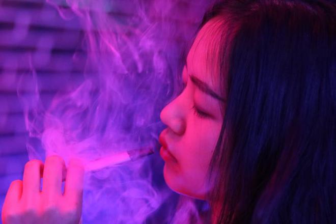 RELX换弹雾化电子烟，让吸烟成为一种健康的解压方法(图1)
