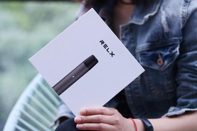 RELX换弹雾化电子烟，让吸烟成为一种健康的解压方法(图2)
