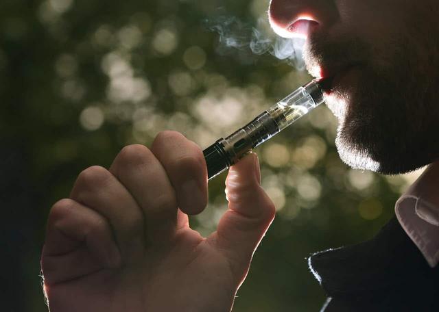 澳洲报告揭电子烟含多种有毒物质，青少年使用量大增引担忧(图2)