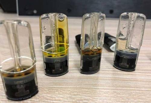 透明烟弹烟油发黄是什么原因？烟油变黄了还能不能用呢？