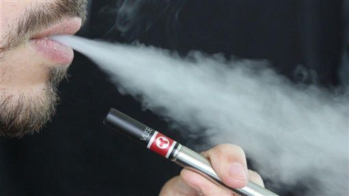 可怕！电子烟正在威胁着越南年轻人的健康(图1)