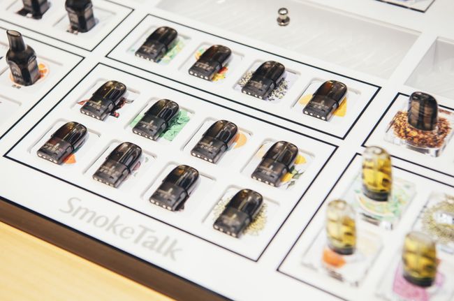 SmokeTalk首店华强北开业,领跑电子烟集合店加盟新模式!(图9)