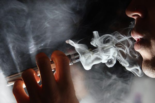 电子烟比真烟危害大_如烟电子烟有危害_电子烟盒的危害