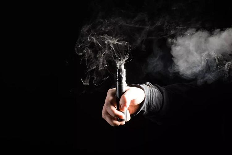 蓝兽电子烟评测_ijust2电子烟评测视频_电子烟怎么加烟液