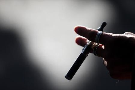 香港可不行以抽电子烟？香港抽电子烟违法吗？