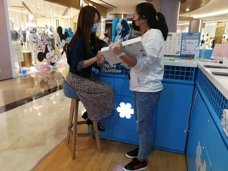 加盟雪加系列报道之四_如何通过加盟电子烟线下店赚到钱_(图1)