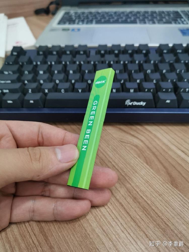 三款一次性电子烟横评电子烟的六种分类网红一次性电子烟 硬核评测电子烟代理防坑指南(图3)