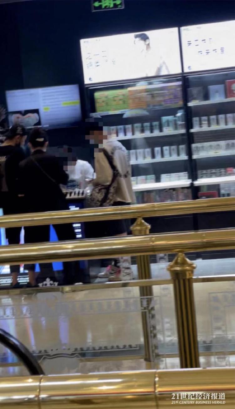 电子烟未成年人保护调查：仍有微商线上销售，线下有门店不验龄直接卖