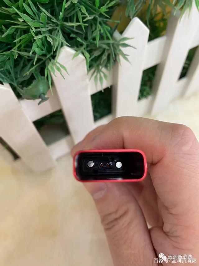 飞喜换弹电子烟X1测评_烟嘴全封闭防尘,烟油口味不可描述(图10)