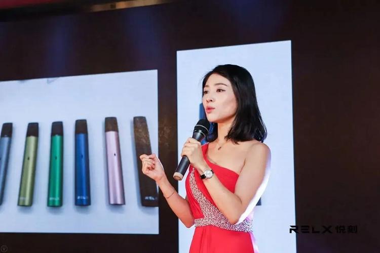 电子烟新贵上市!成立仅三年，80后美女创始人身价589亿(图1)